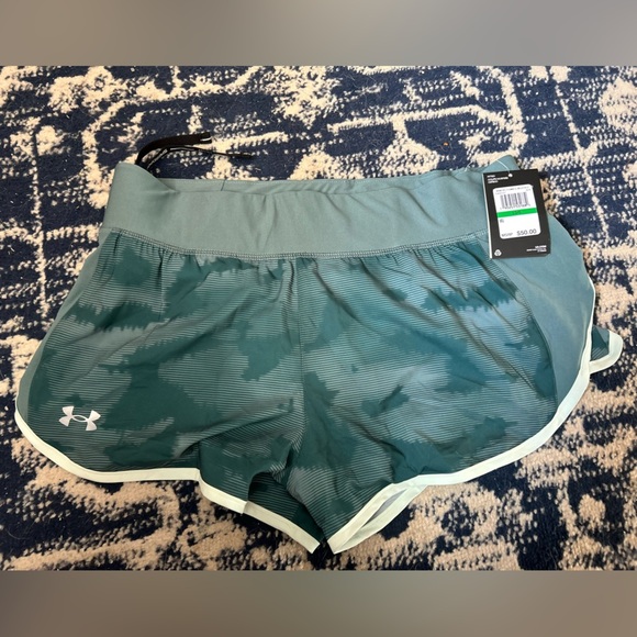 Under Armour Women's Green Shorts - Picture 1 of 3